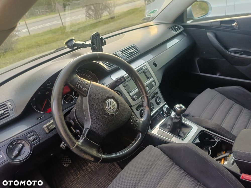 Volkswagen Passat 1.9 TDI Comfortline - 11