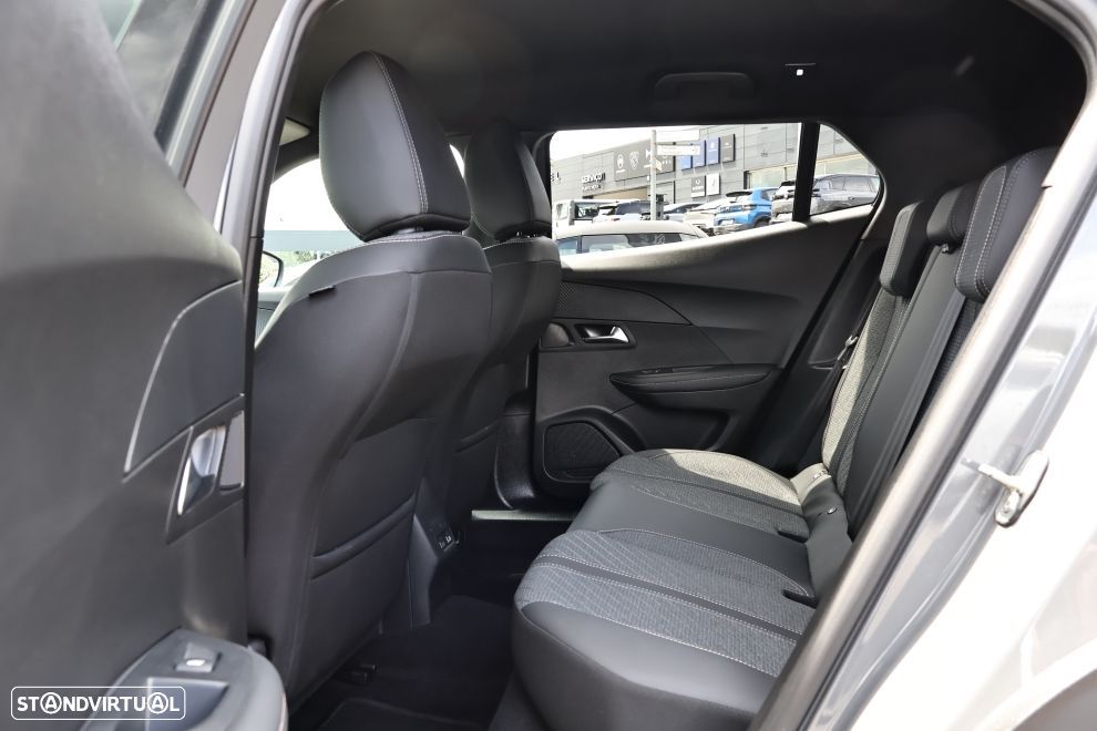 Peugeot 2008 1.2 Hybrid Allure e-DCS6 - 19