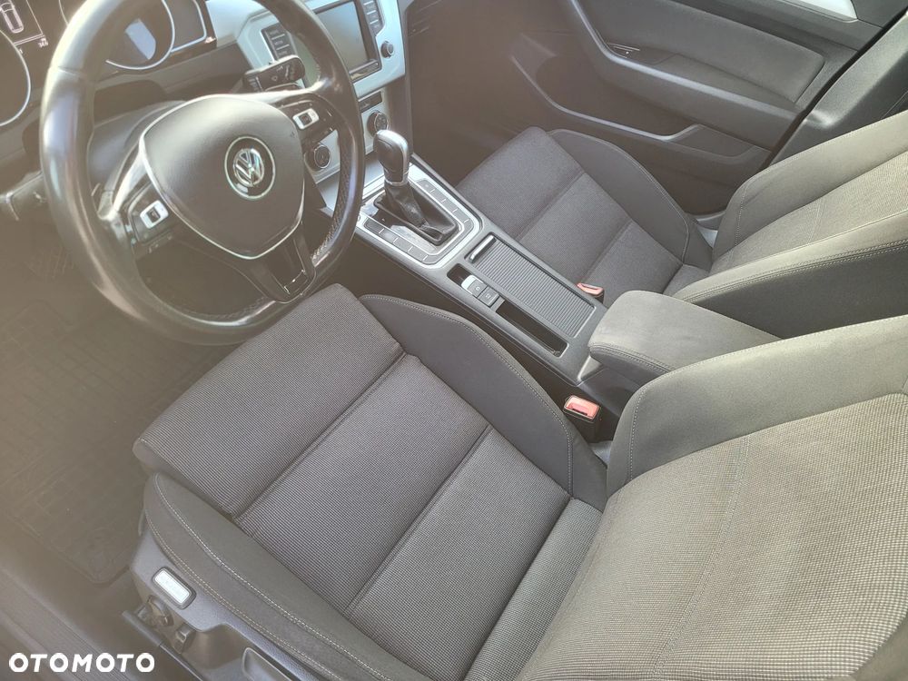 Volkswagen Passat 2.0 TDI BMT Comfortline DSG - 11