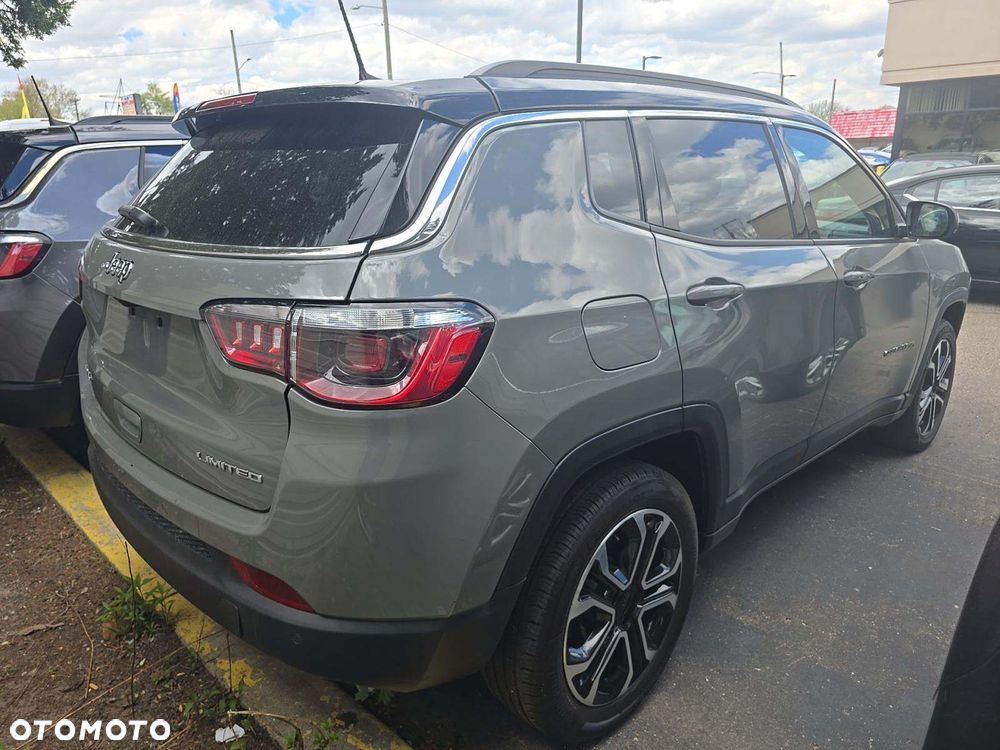Jeep Compass - 4