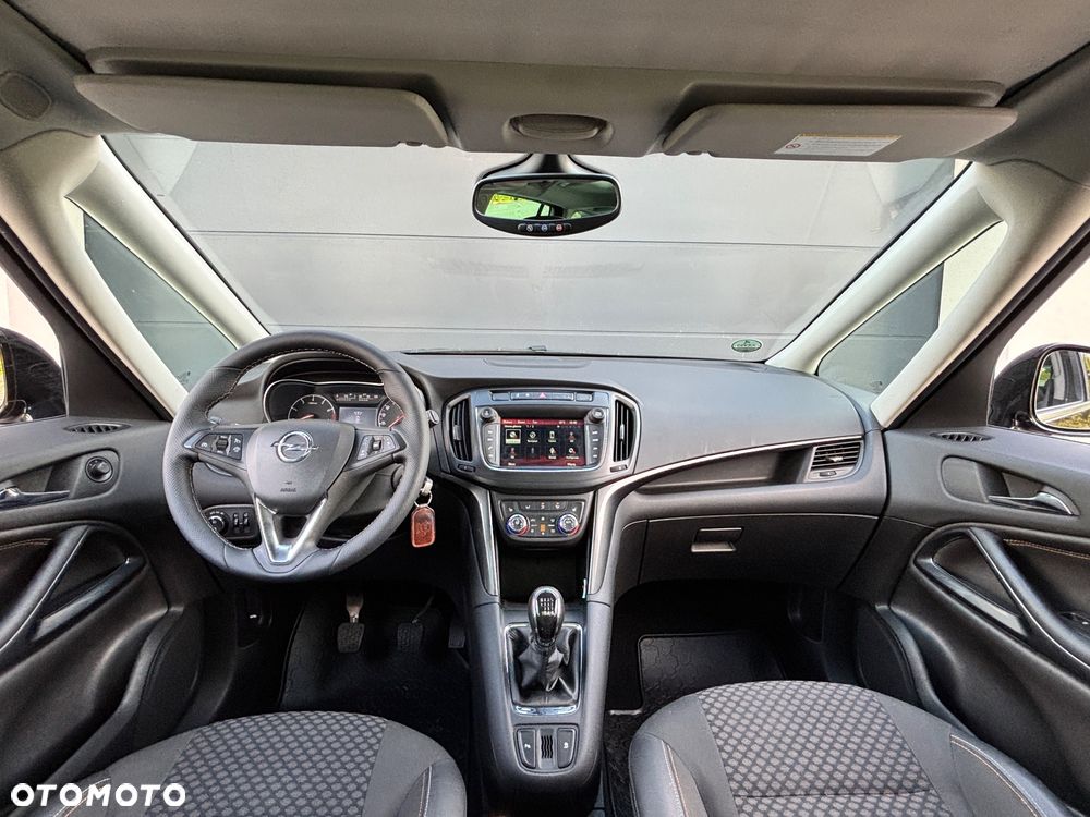Opel Zafira 1.6 T SIDI Cosmo S&S - 2