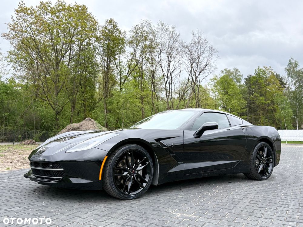 Chevrolet Corvette - 12