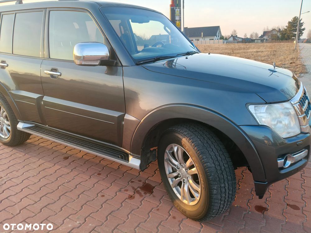 Mitsubishi Pajero - 4