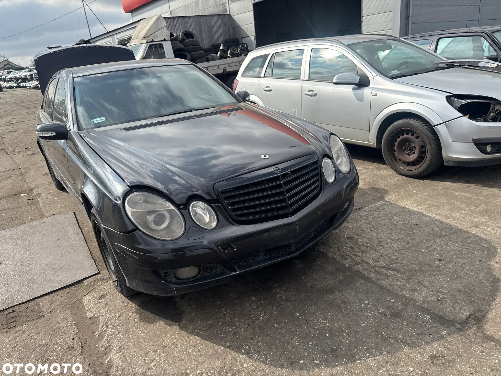 Mercedes Benz W211 2.2 CDI Skrzynia Drzwi Zderzak Klapa - 1
