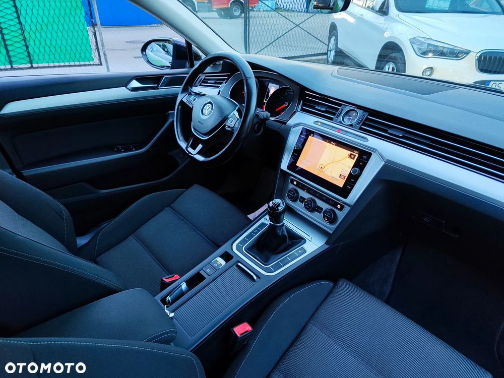 Volkswagen Passat 2.0 TDI BMT Comfortline - 11