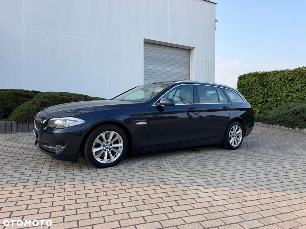 BMW Seria 5 525d Sport-Aut Luxury Line - 17