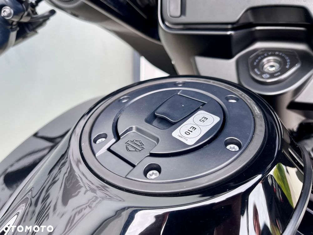 Harley-Davidson Touring Street Glide - 8