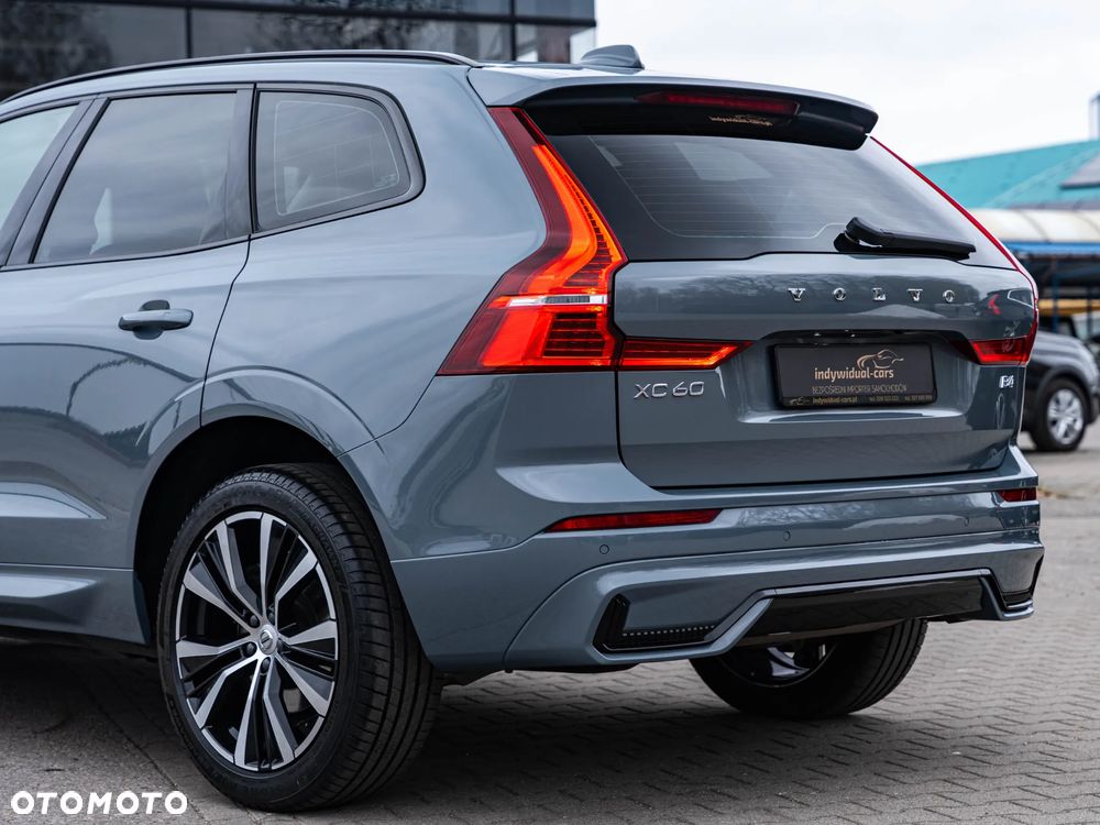 Volvo XC 60 B4 D Plus Dark - 11