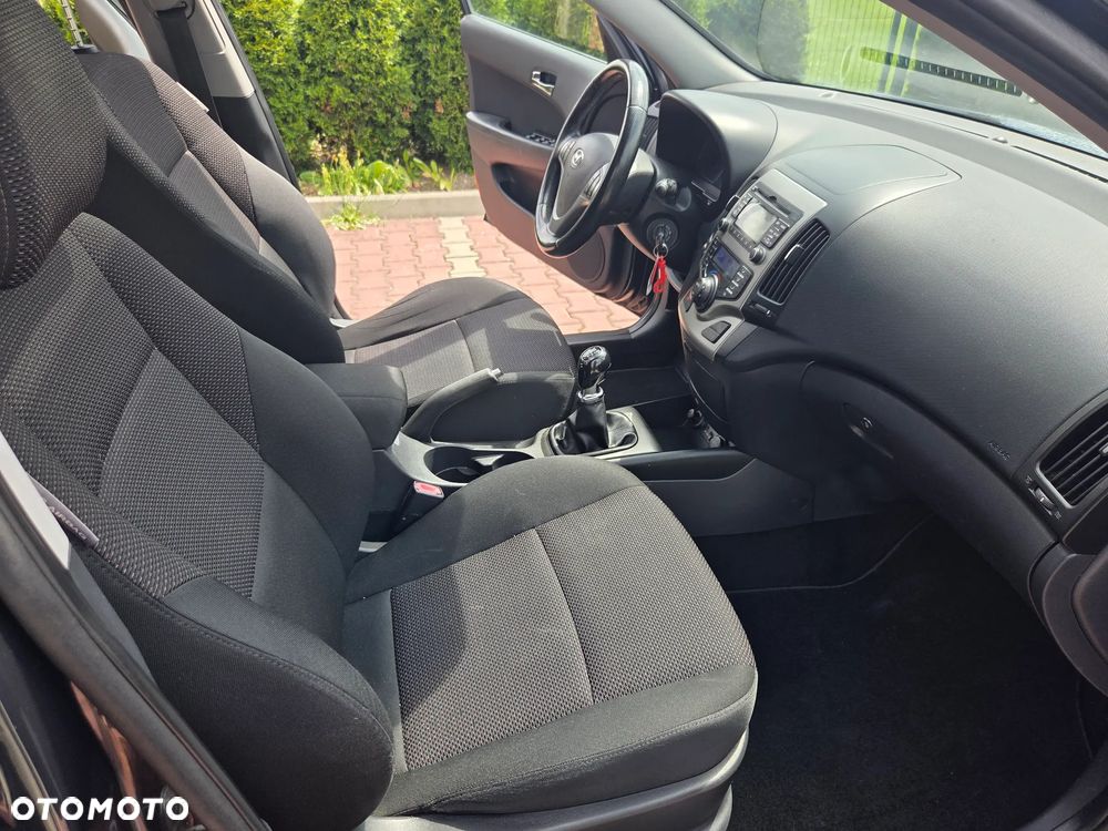Hyundai i30 1.6 CRDi Premium - 17