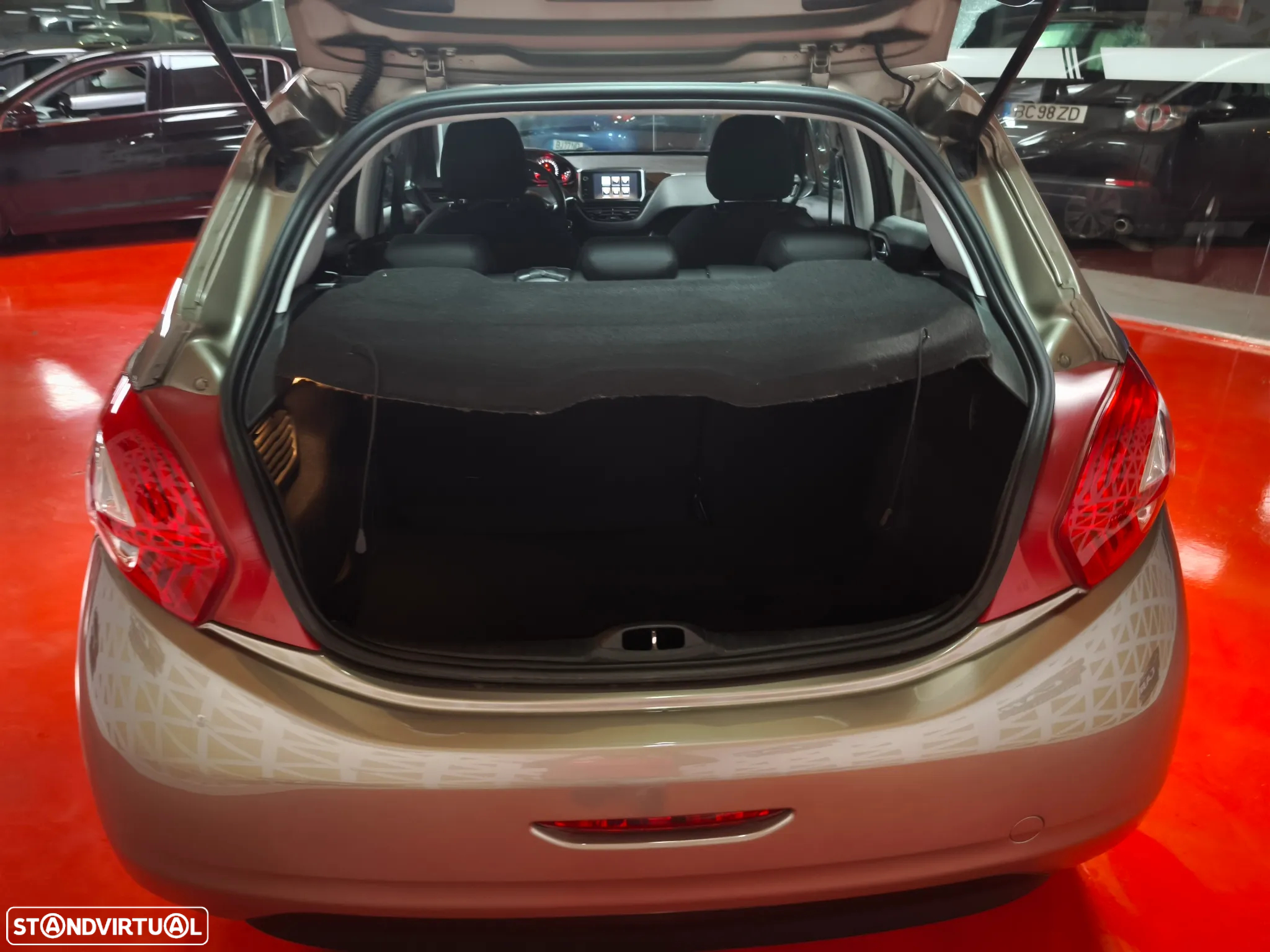 Peugeot 208 1.6 e-HDi Active - 28