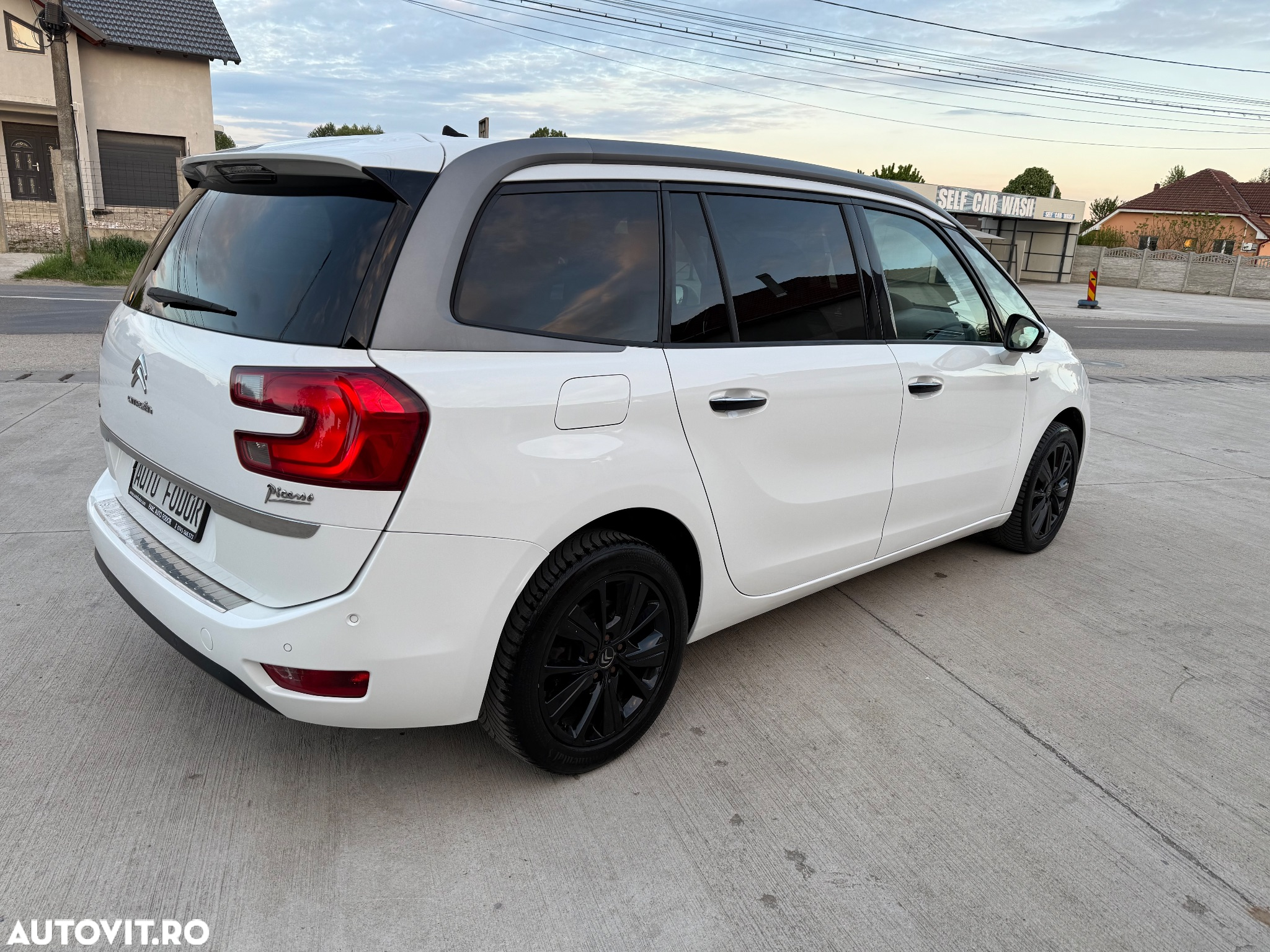 Citroën C4 Grand Picasso e-HDi 115 ETG6 Exclusive - 3