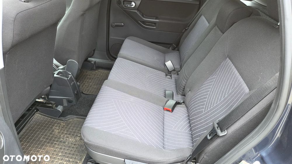 Opel Meriva - 17