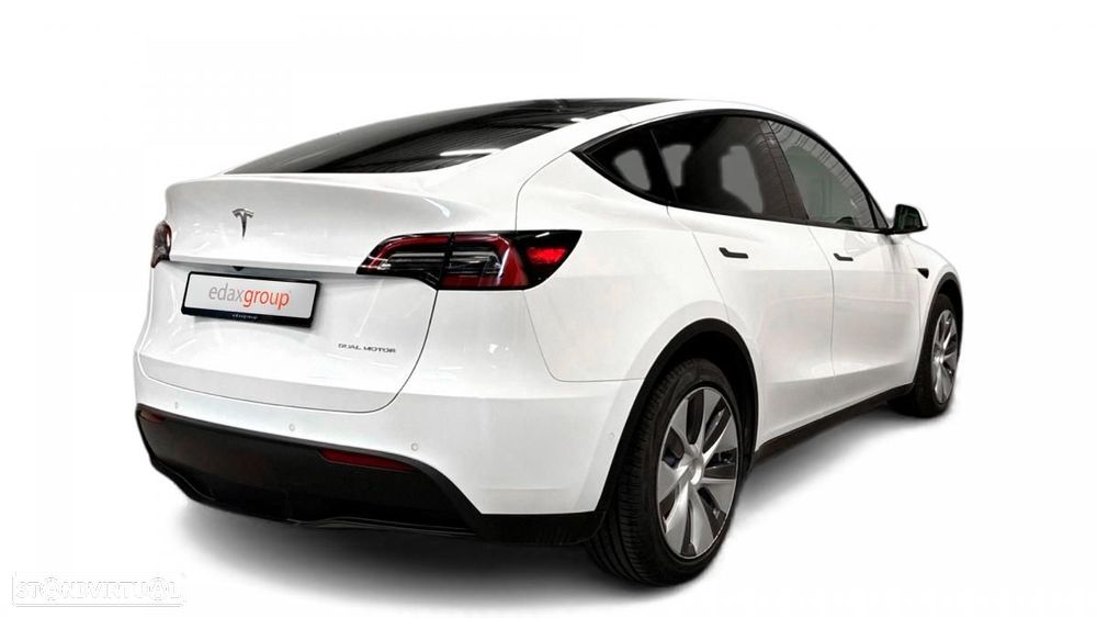 Tesla Model Y Long Range Dual Motor AWD - 2