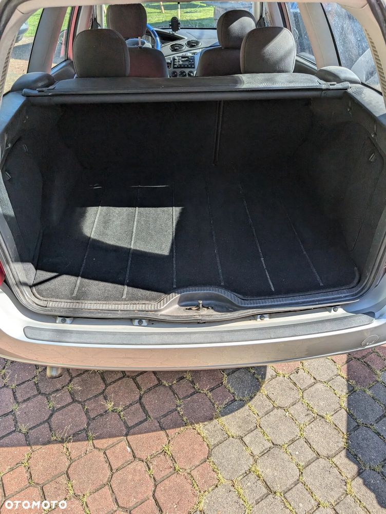 Ford Focus 1.8 Di Ambiente - 13