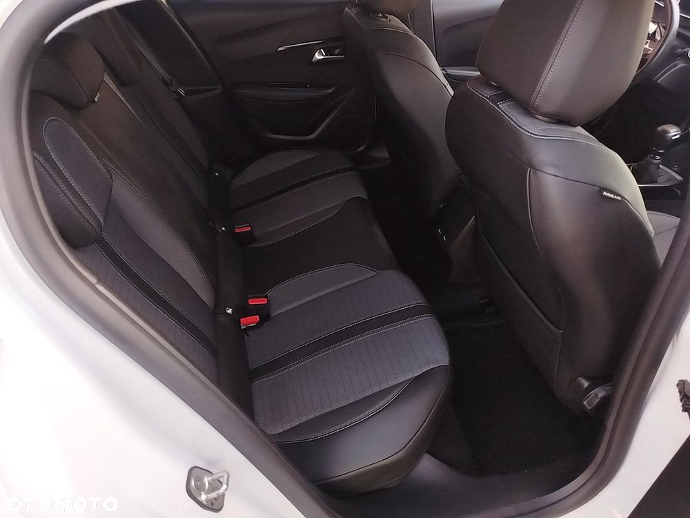 Peugeot 208 TURBO 100 Allure - 22