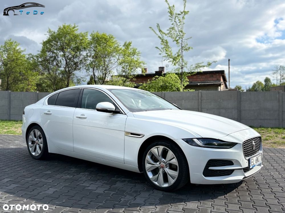 Jaguar XE 2.0 D R-Sport - 6