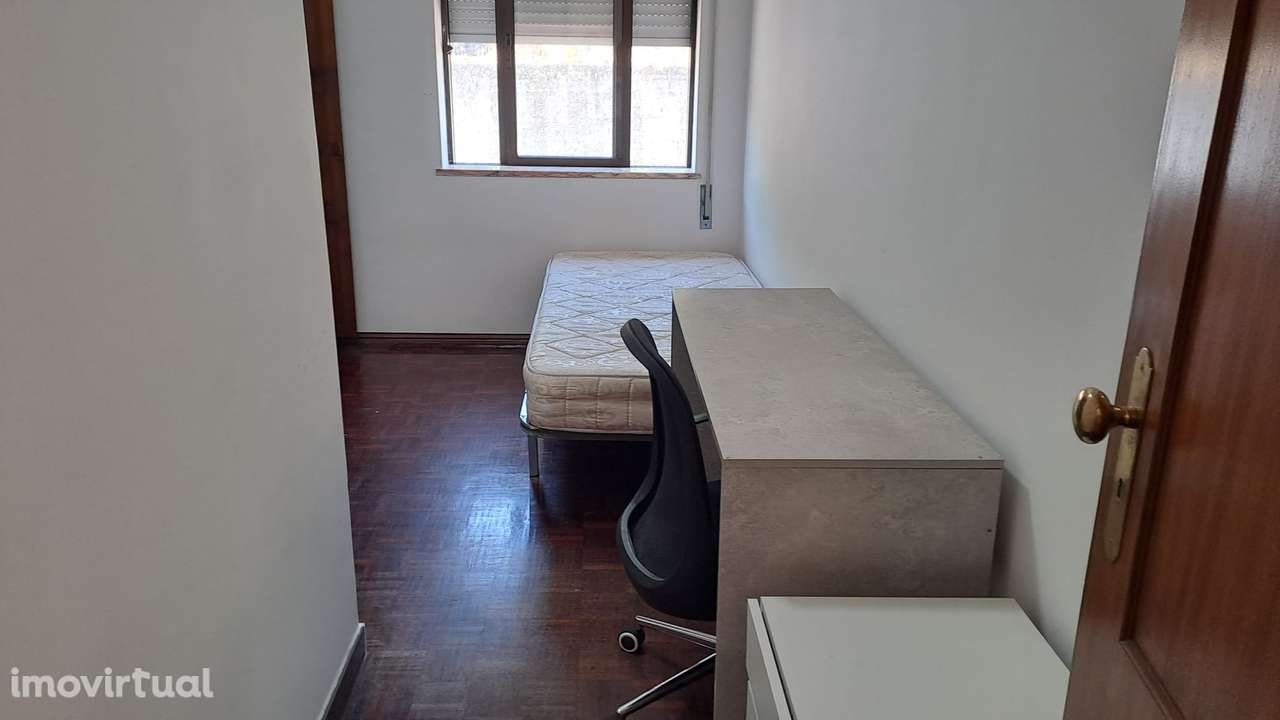 Quarto Individual Mobilado- Santa Clara, Coimbra - Grande imagem: 2/16