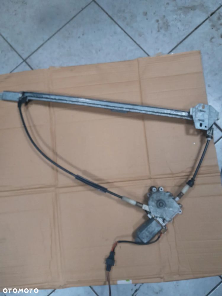 Podnośnik prawy przód VW T4 - 1