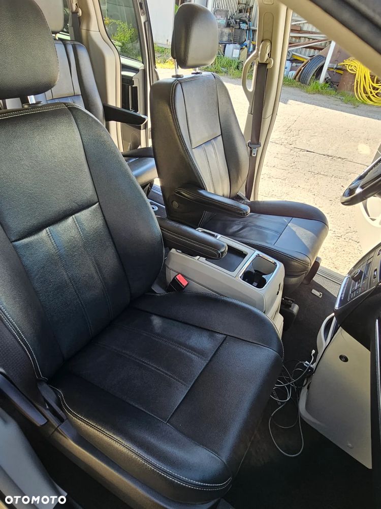 Chrysler Town & Country 3.6 Touring - 21