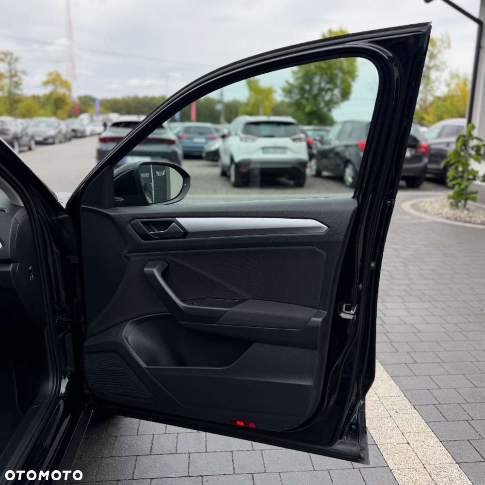 Volkswagen T-Roc - 33
