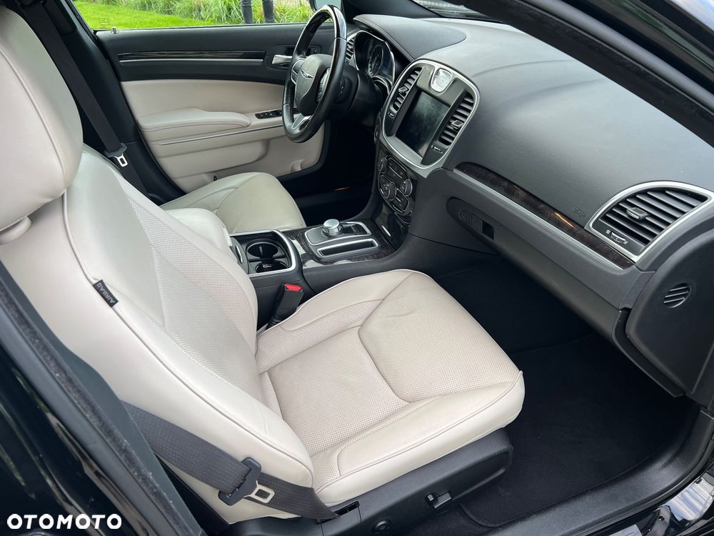 Chrysler 300 - 15