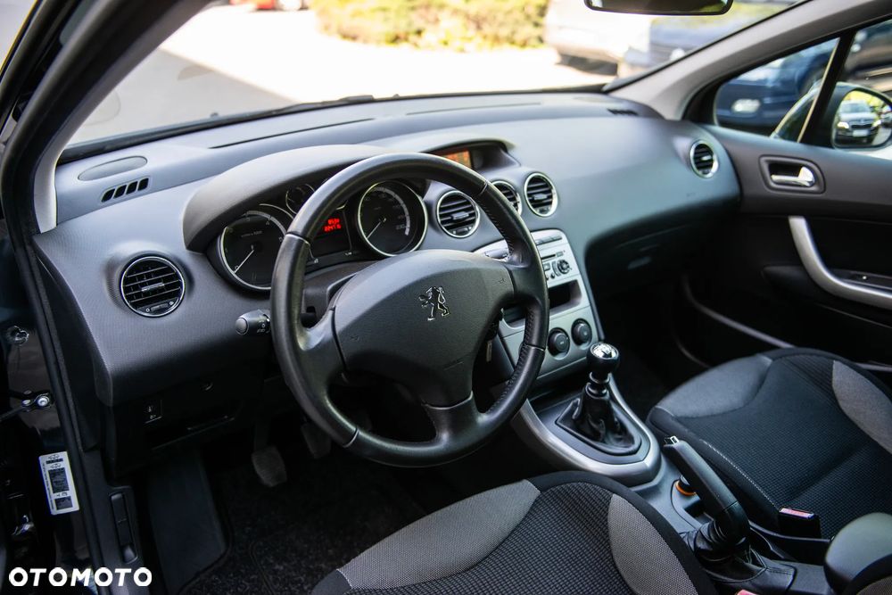 Peugeot 308 HDi FAP 135 Platinum - 16