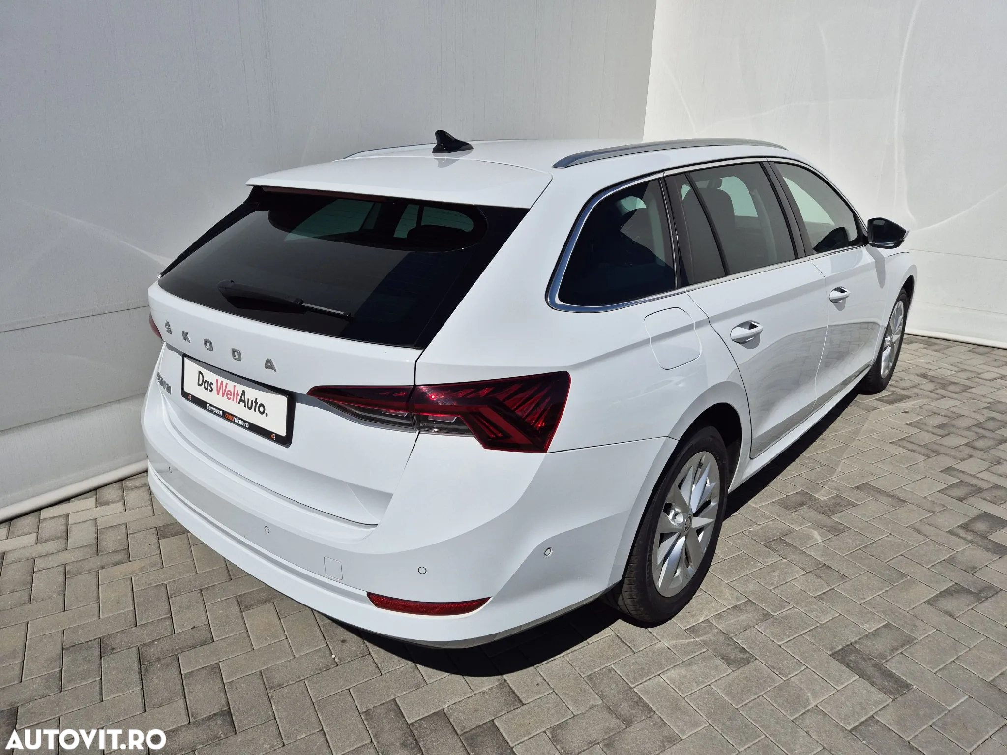 Skoda Octavia Combi 2.0 TDI DSG Style - 5