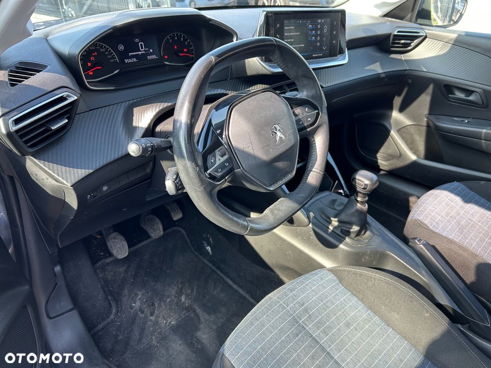 Peugeot 208 - 7