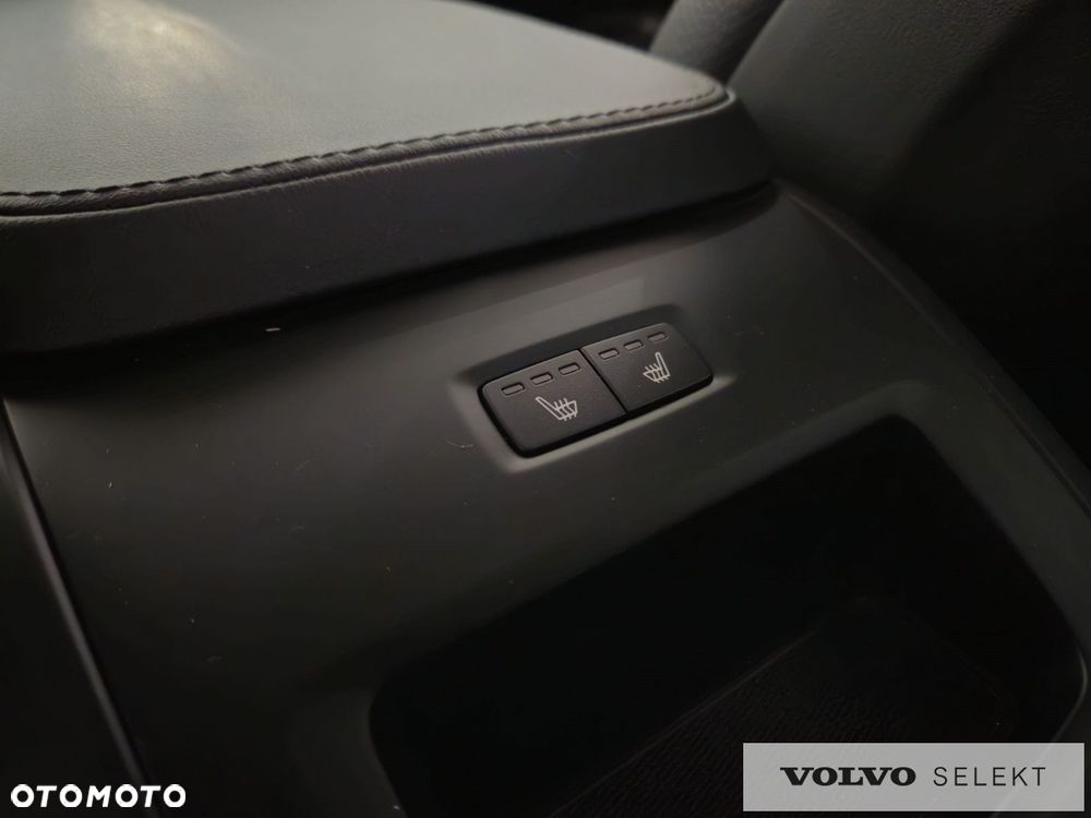 Volvo XC 90 - 22
