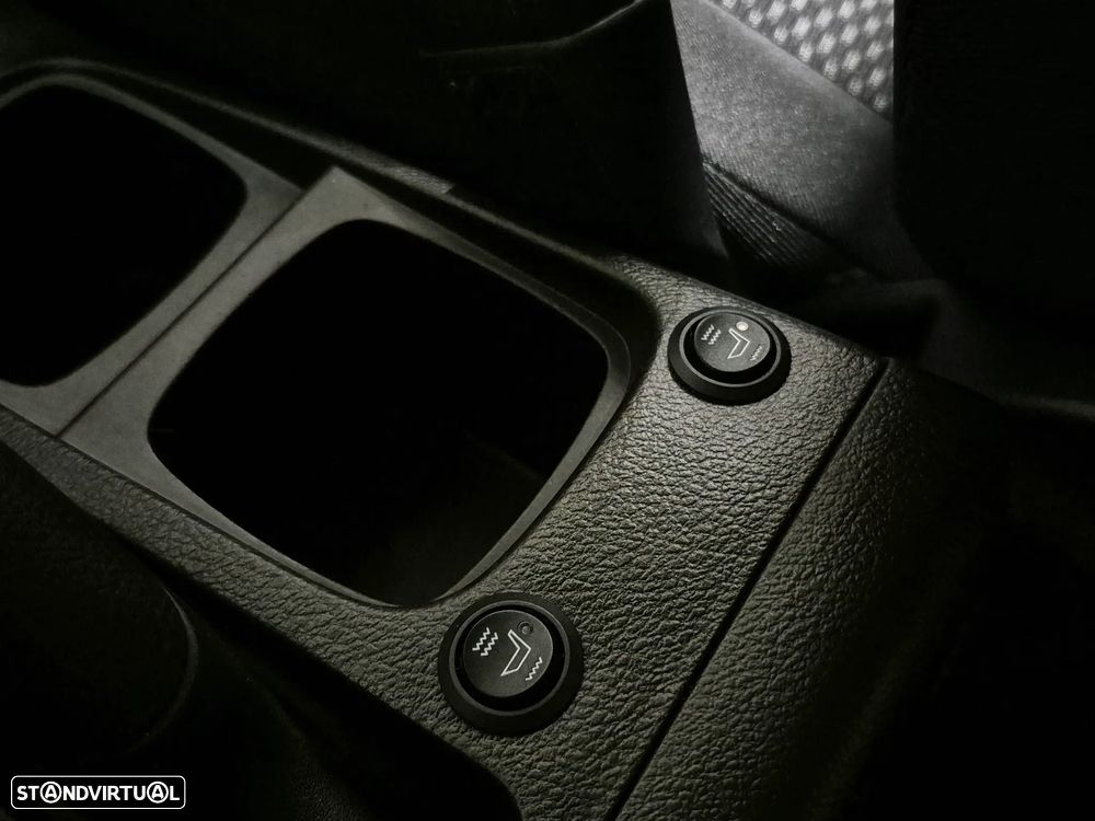Suzuki Vitara 1.6 VVT GLX - 30