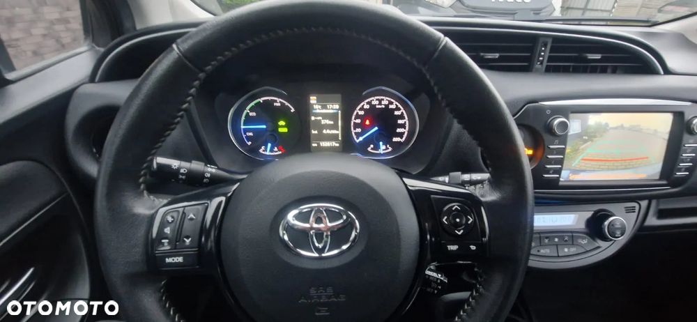 Toyota Yaris 1.5 VVT-i Team Deutschland - 7