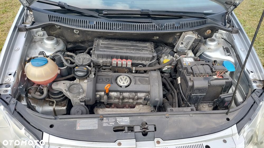 Volkswagen Polo 1.6 Comfortline - 14