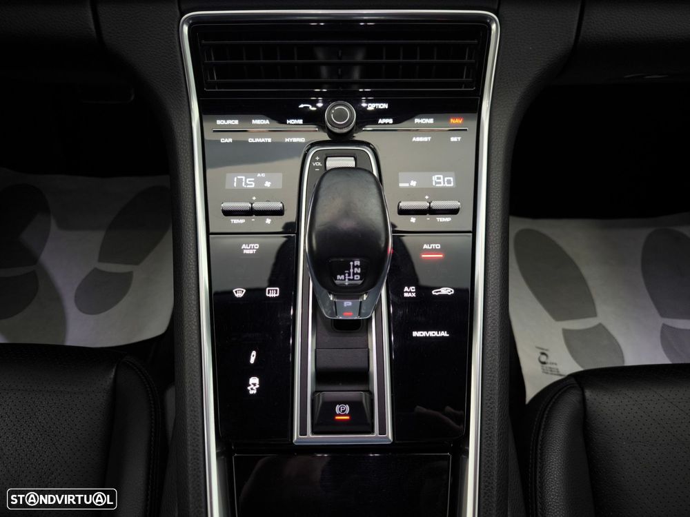 Porsche Panamera - 16