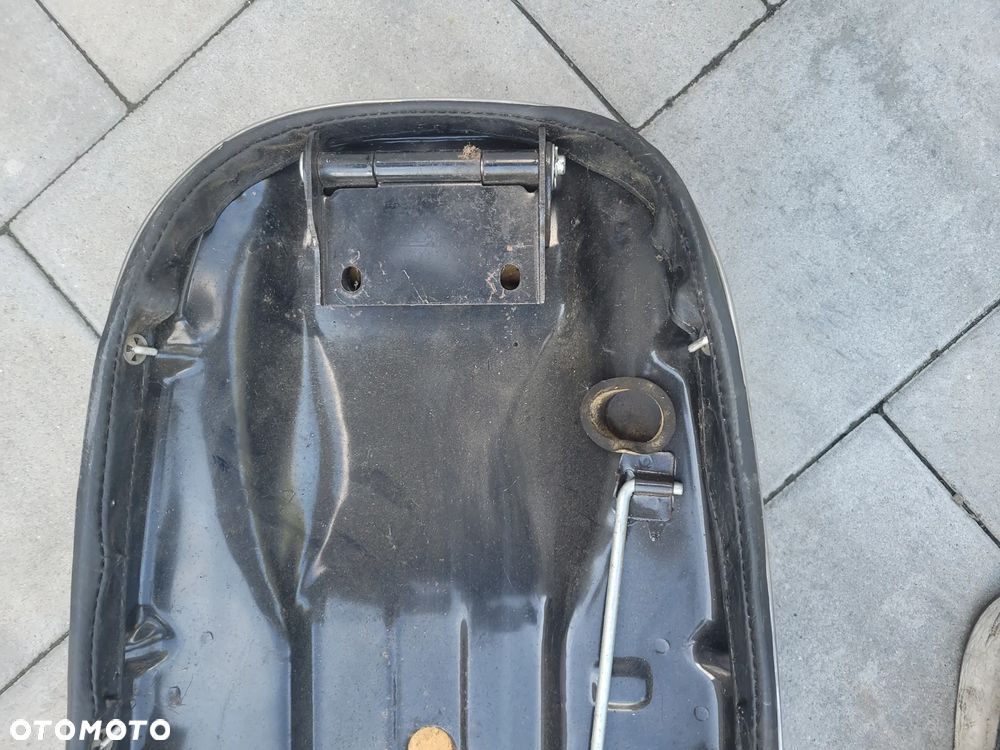 Kanapa, fotel, siedzenie Honda CB 175K - 23