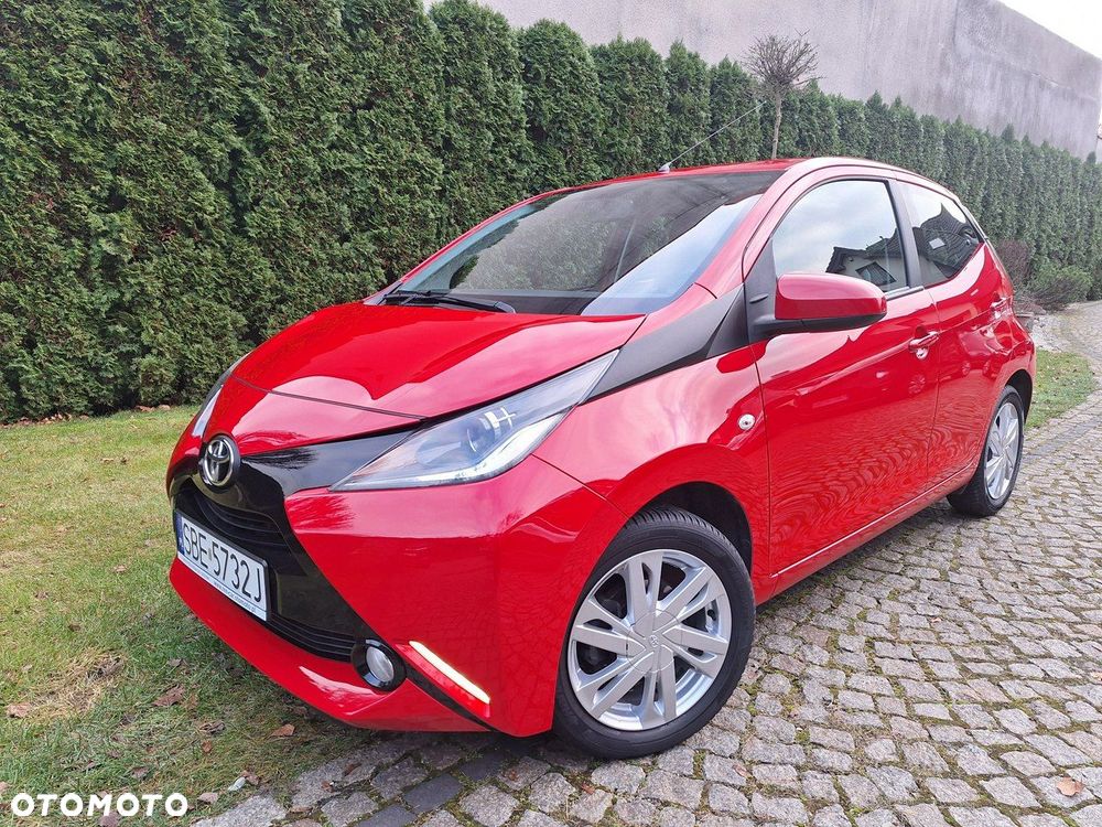 Toyota Aygo x-play touch - 2