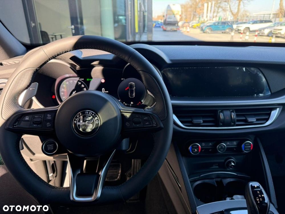 Alfa Romeo Stelvio - 10