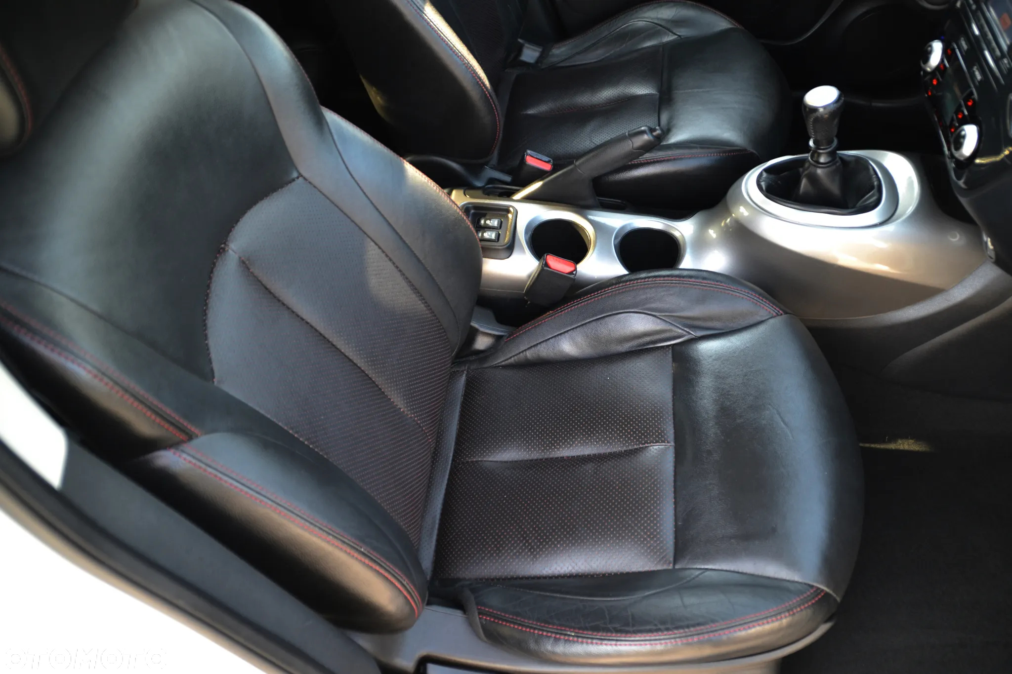 Nissan Juke 1.6 DIG-T Acenta - 29