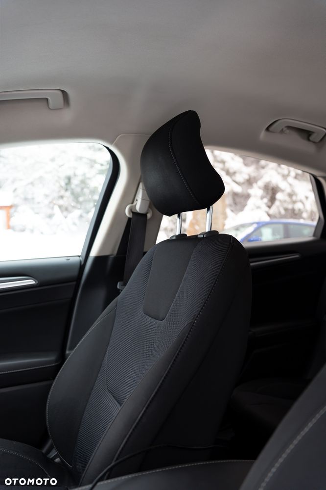 Ford Mondeo 2.0 TDCi Titanium PowerShift - 17