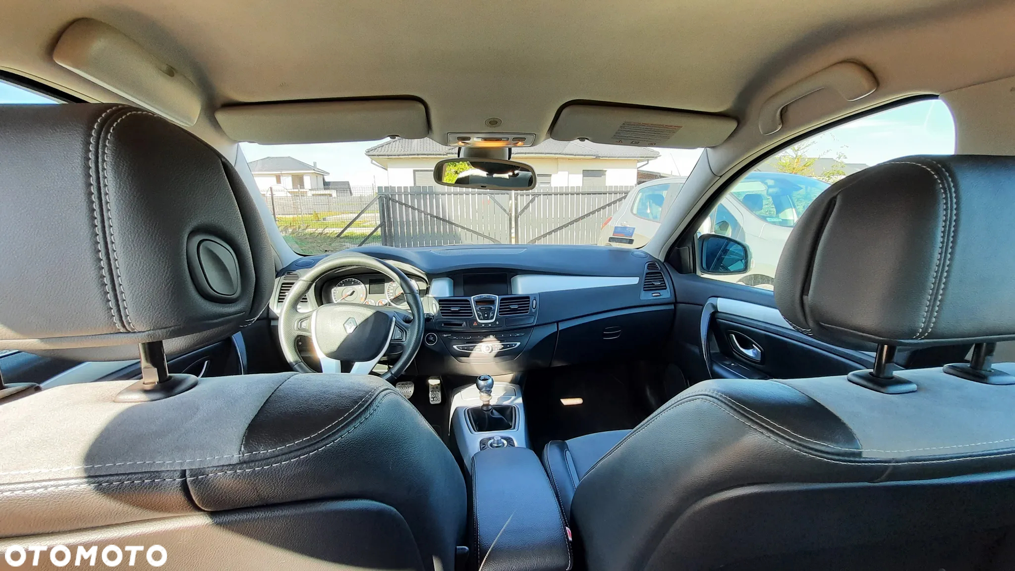 Renault Laguna Grandtour 2.0 dCi FAP GT - 8