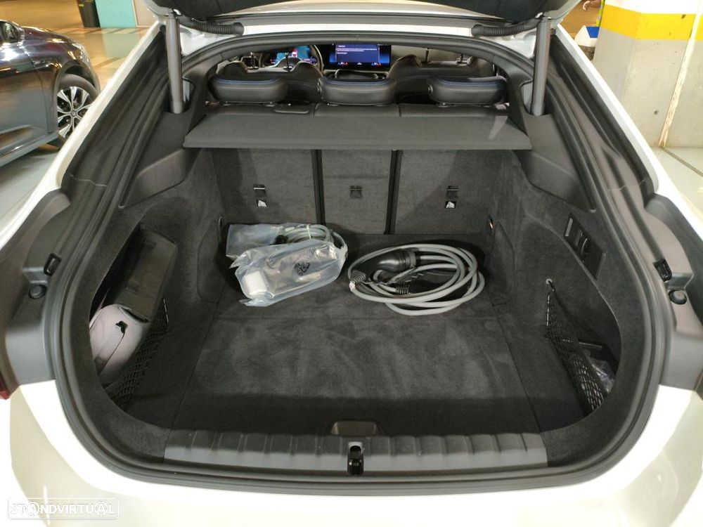 BMW i4 eDrive40 Desportiva M - 14
