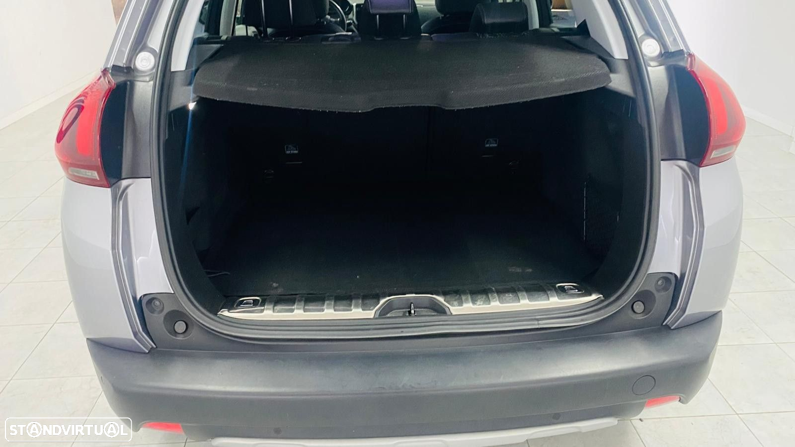 Peugeot 2008 1.2 PureTech Allure EAT6 - 5