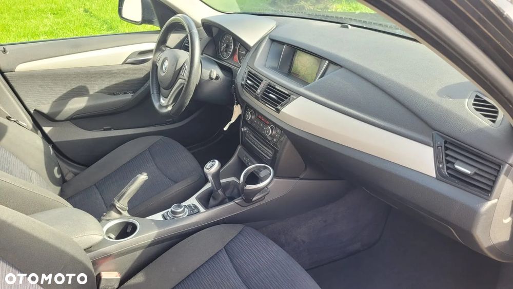 BMW X1 xDrive18d - 13