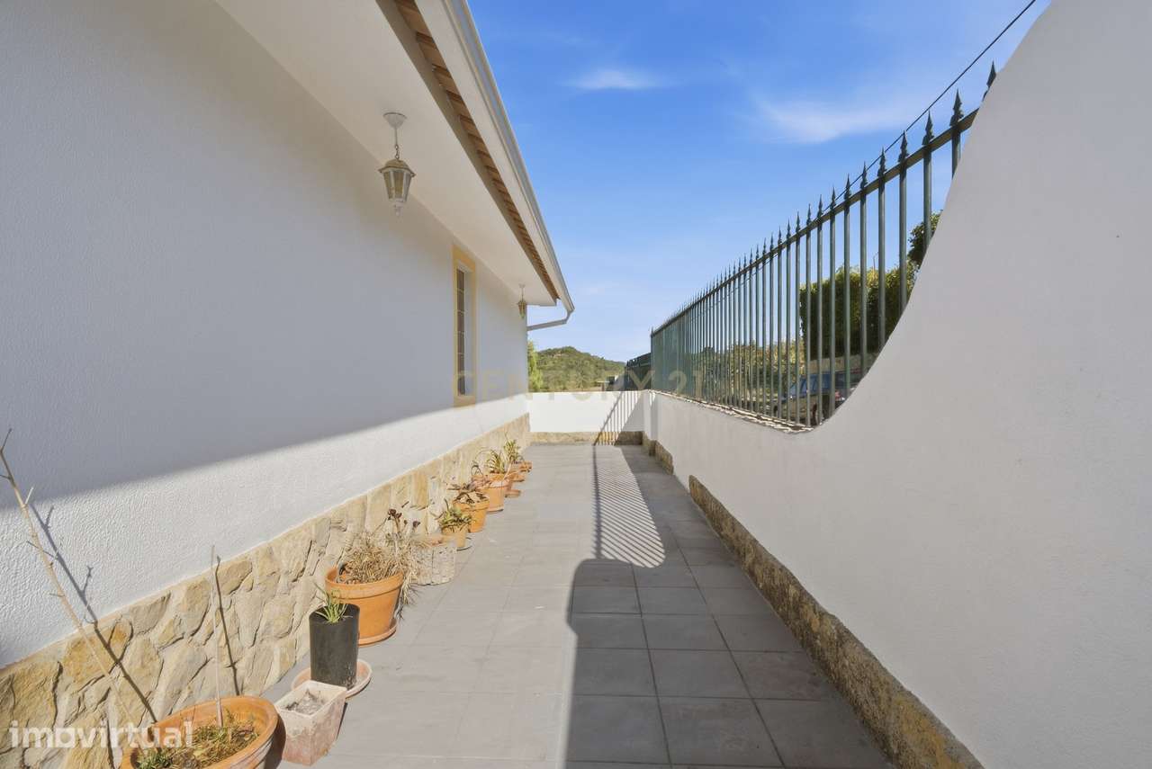 Moradia T3 com 6.875 m² de terreno em Sobral da Abelheira, Mafra - Grande imagem: 3/51