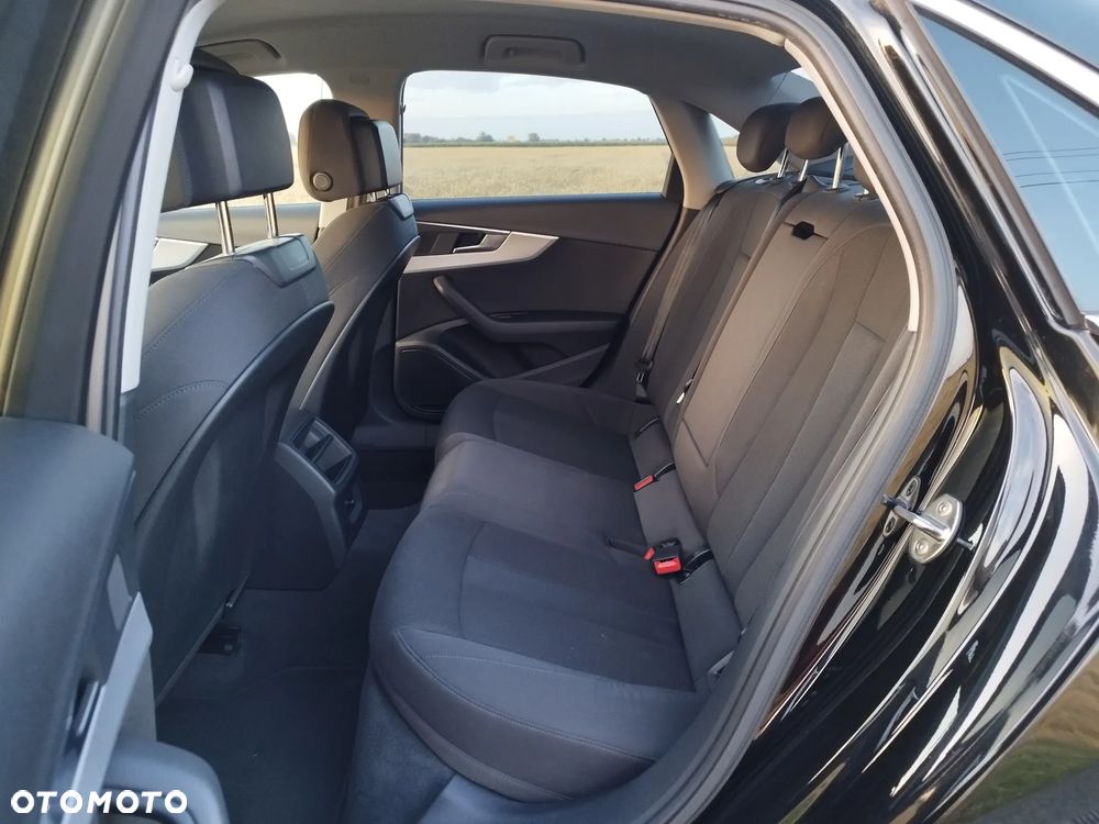 Audi A4 Limousine 2.0 TDI DPF clean diesel Ambiente - 14