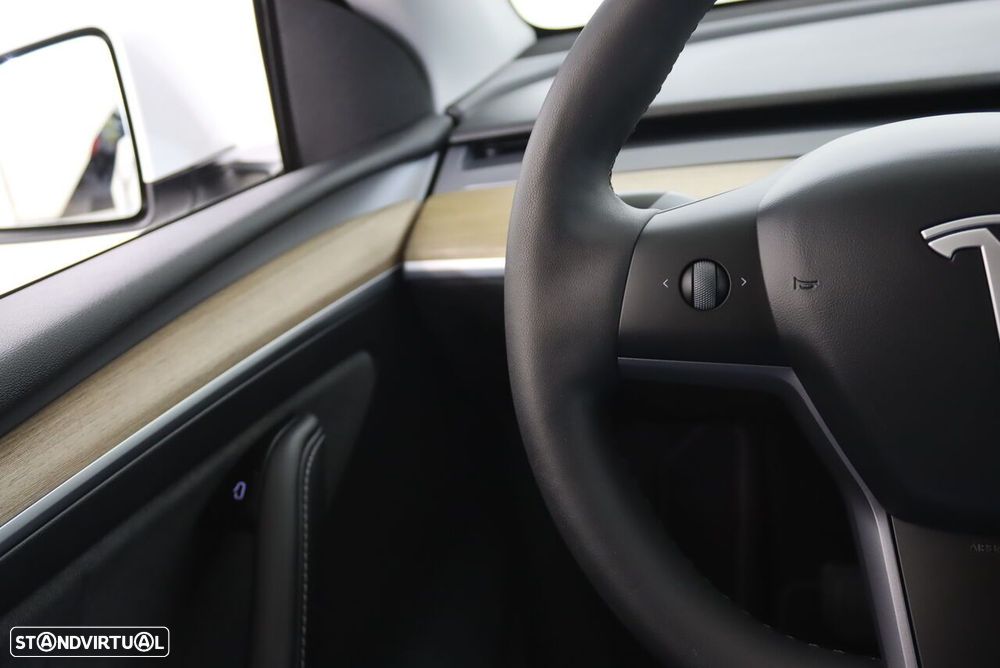 Tesla Model Y RWD - 10