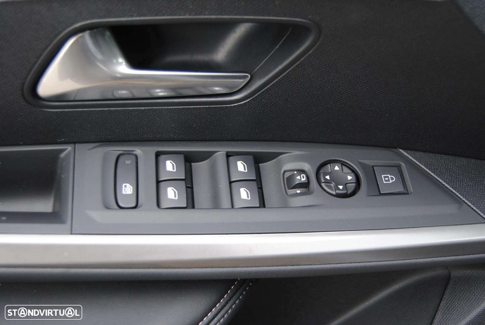 Peugeot 3008 1.2 Hybrid Allure e-DCS6 - 21