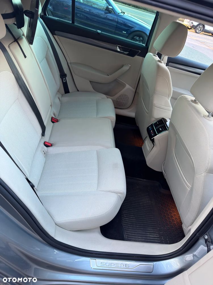 Skoda Superb 2.0 TDI SCR 4x4 Style DSG - 34