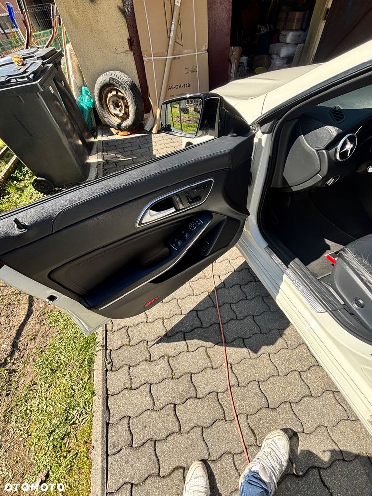 Mercedes-Benz CLA 200 7G-DCT - 20