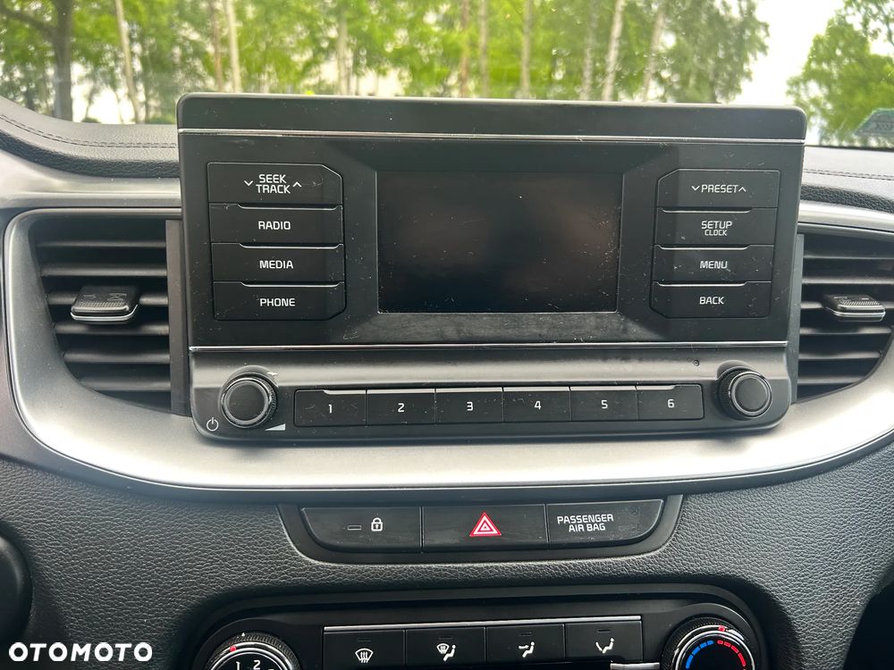 Kia Ceed - 14