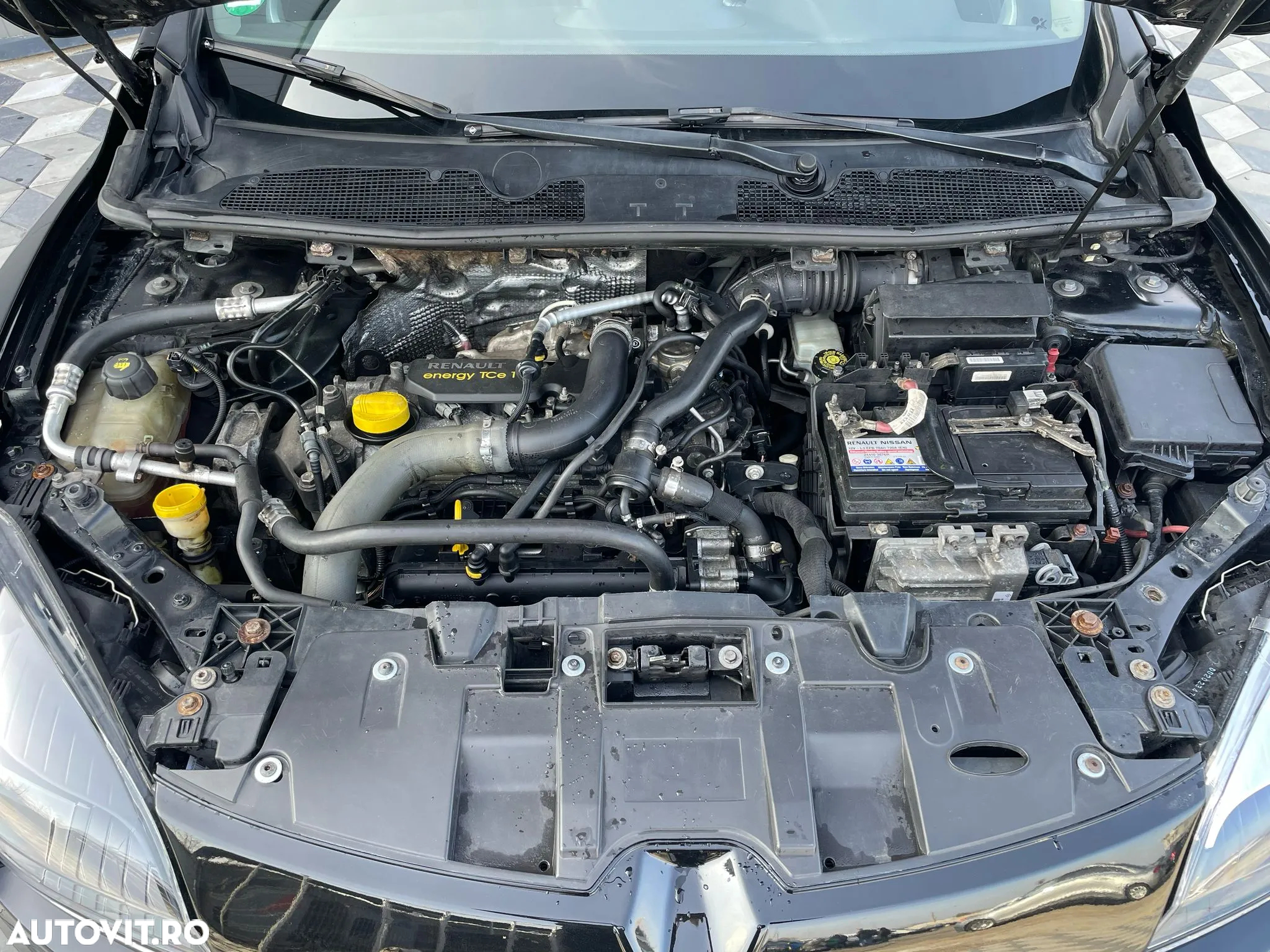 Renault Megane Grandtour ENERGY TCe 115 Start & Stop Bose Edition - 23